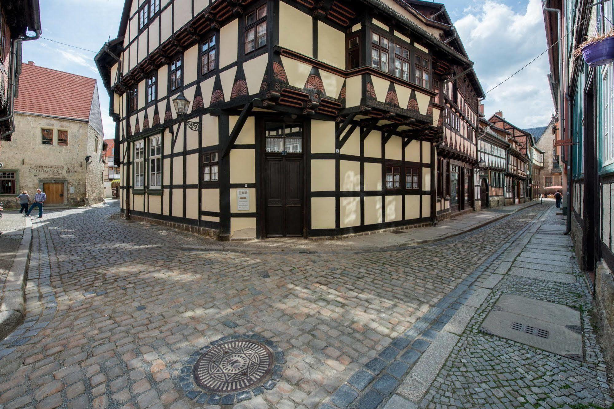 Apartmenthaus Im Stieg クヴェードリンブルク エクステリア 写真